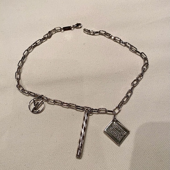 Louis Vuitton Fall / Winter Runway Charm Necklace - Picture 2 of 2